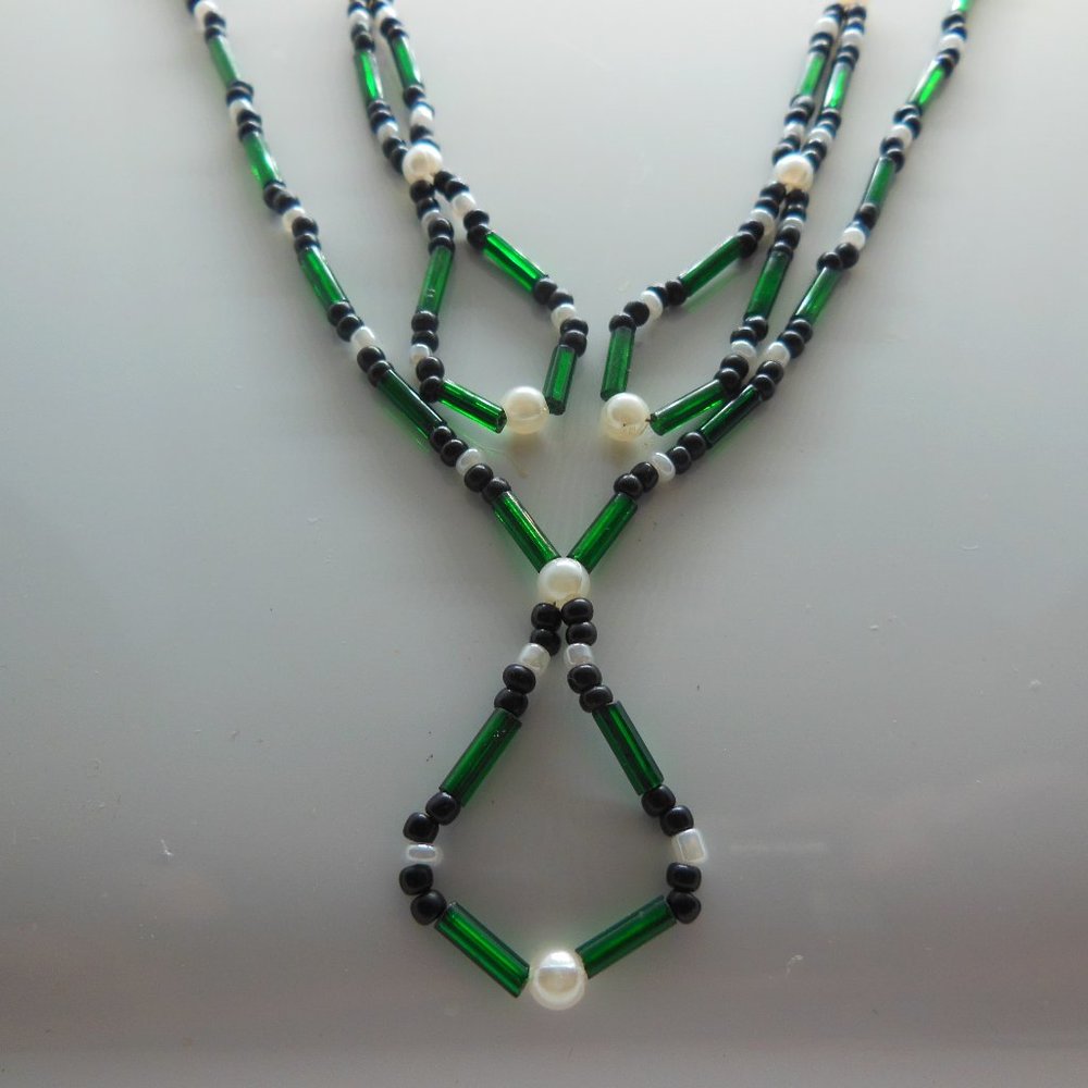 Handmade Set Earrings and Necklace - Very delicate pattern